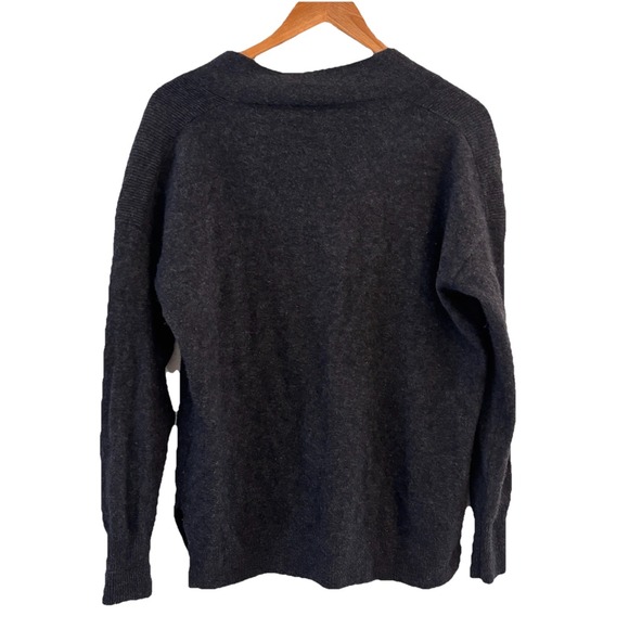 Halogen Gray Cashmere Sweater Womens M Old Money V Neck Preppy Quiet Luxury - Picture 2 of 8